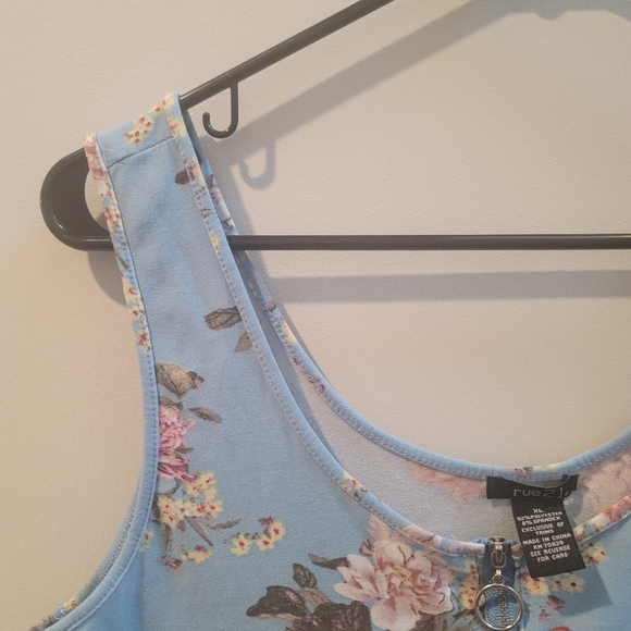 Rue 21 womens crop top floral zip close XL - Picture 3 of 11
